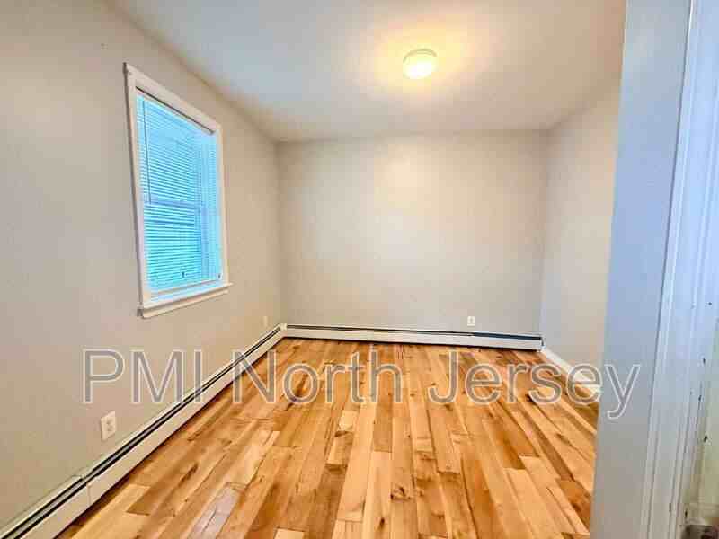 224 Macarthur Ave #B - Photo 7 of 26