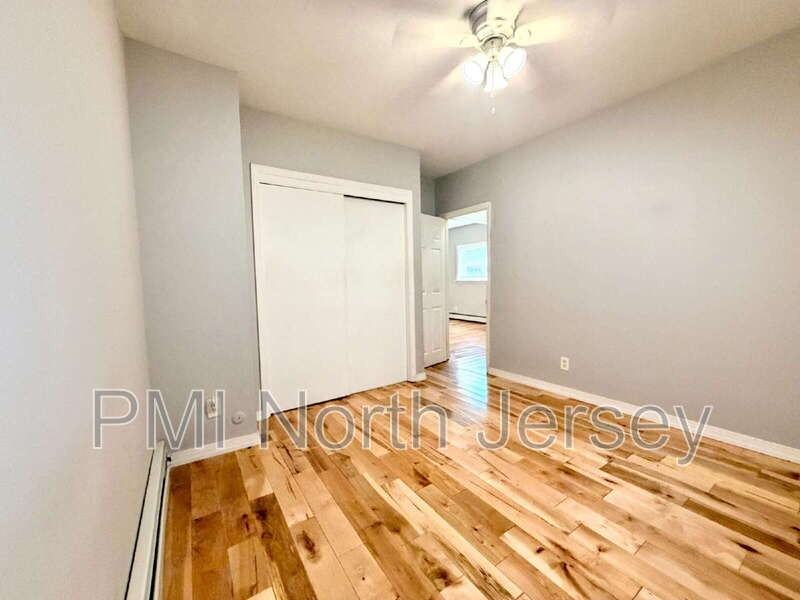 224 Macarthur Ave #B - Photo 3 of 26