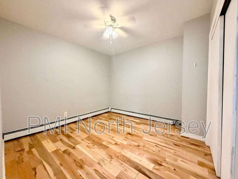 224 Macarthur Ave #B - Photo 2 of 26