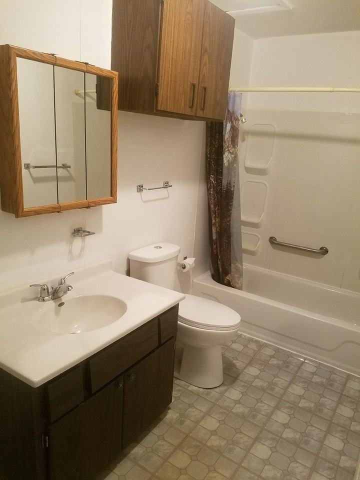 222 Adams Ave - Photo 4 of 12
