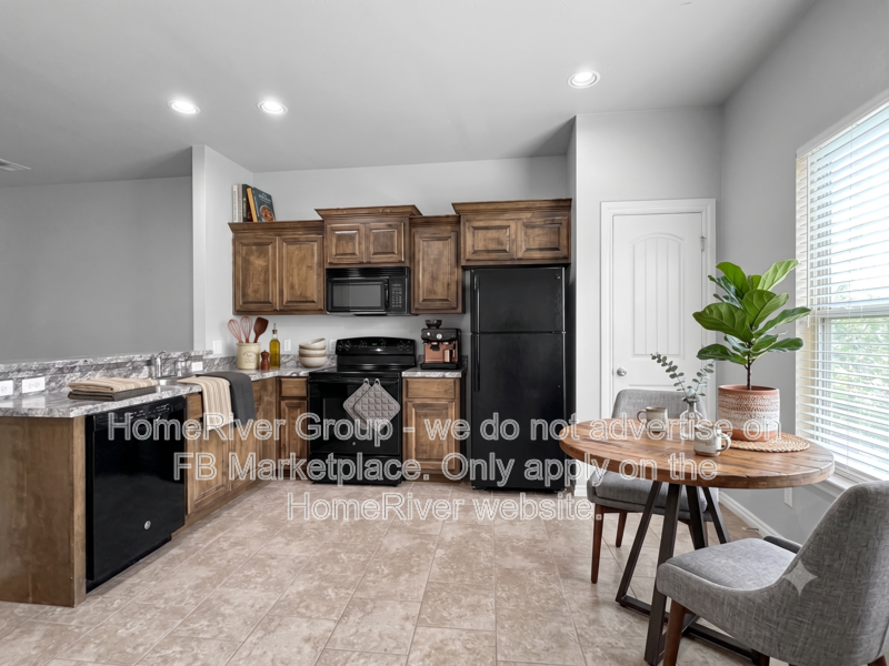 919 Sw 92nd St - Photo 3 of 14
