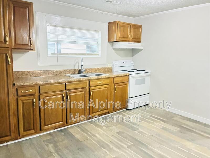 514 S Maple St - Photo 5 of 26