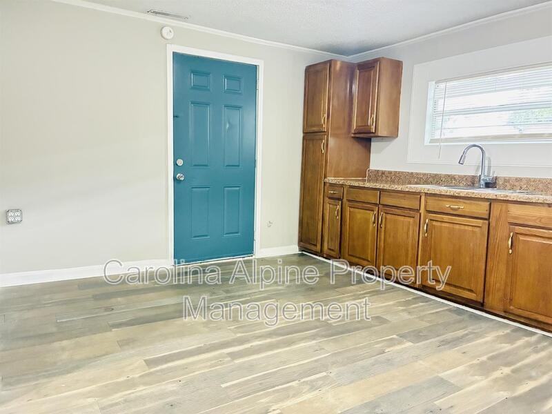 514 S Maple St - Photo 6 of 26