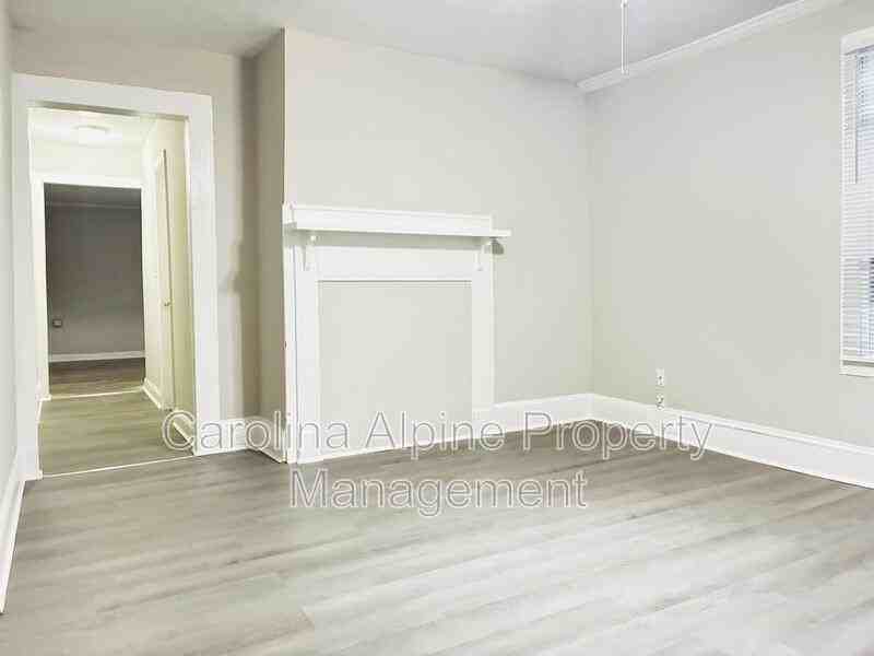 514 S Maple St - Photo 7 of 26