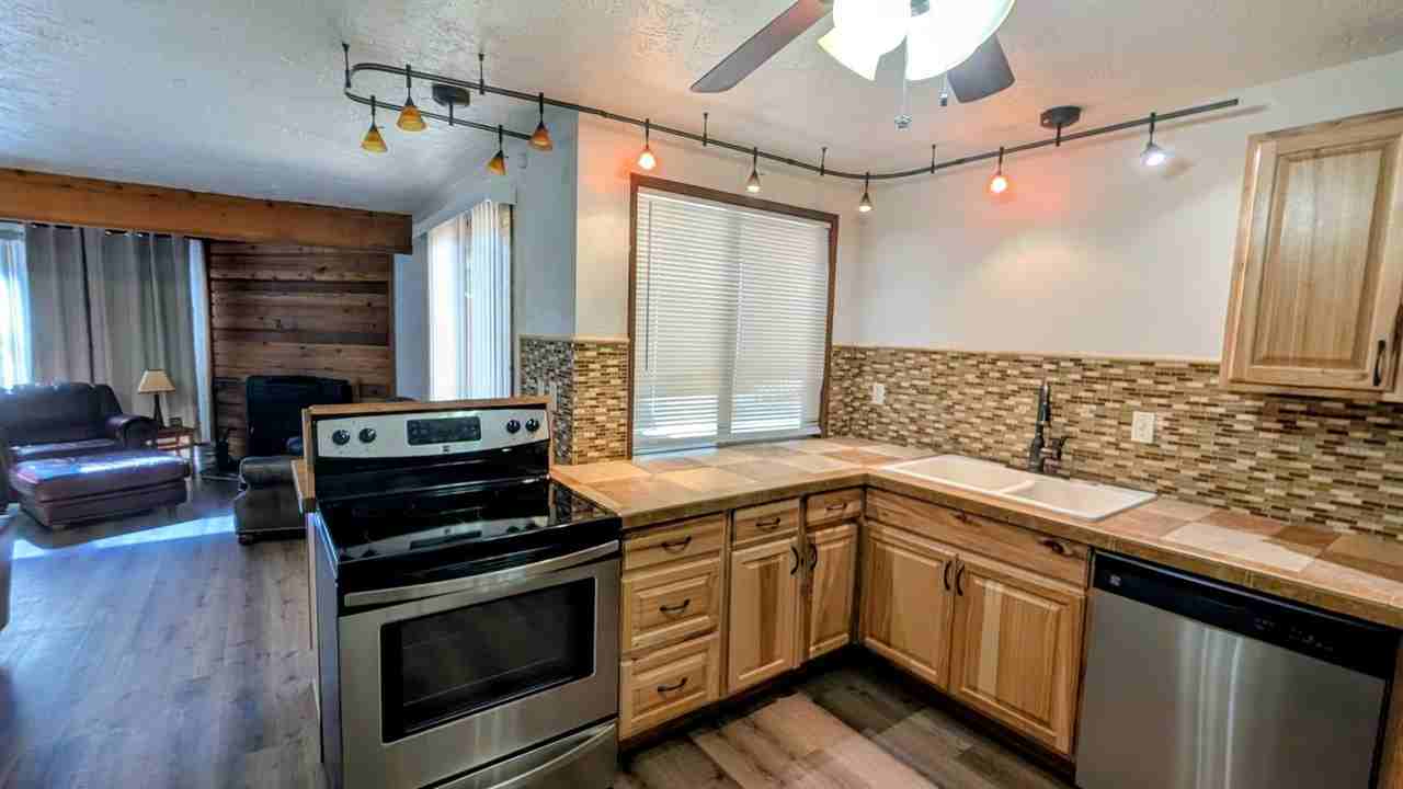 16681 Wagon Trl - Photo 3 of 10