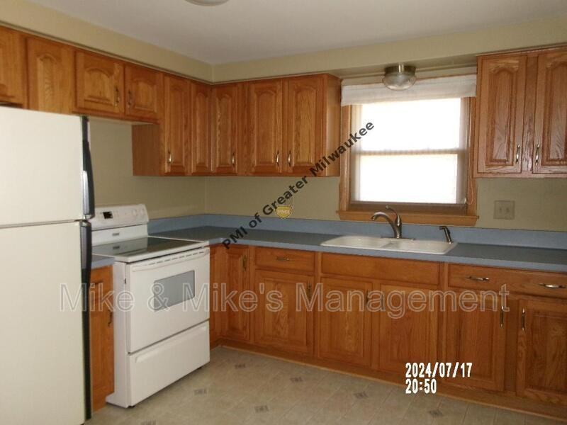 2551 S 68th St - Photo 2 of 14