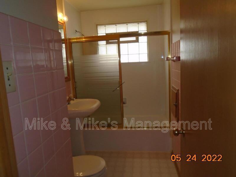 2551 S 68th St - Photo 3 of 14