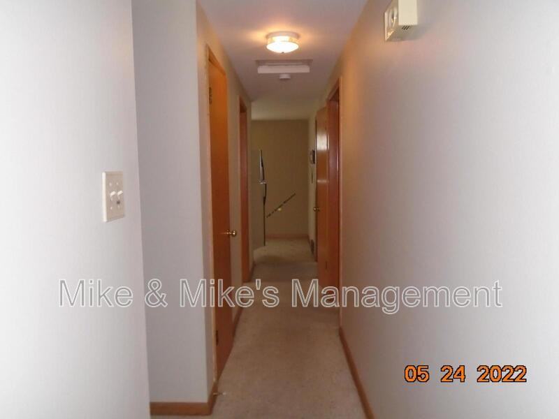 2551 S 68th St - Photo 7 of 14