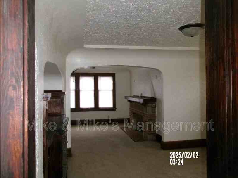 4163A N 20th St - Photo 2 of 20
