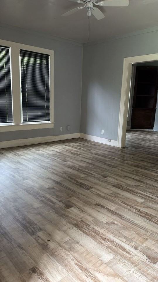 3960 Harding Dr - Photo 2 of 14