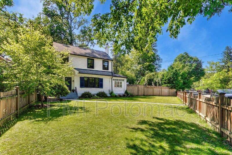 5332 Nevada Ave Nw - Photo 4 of 42