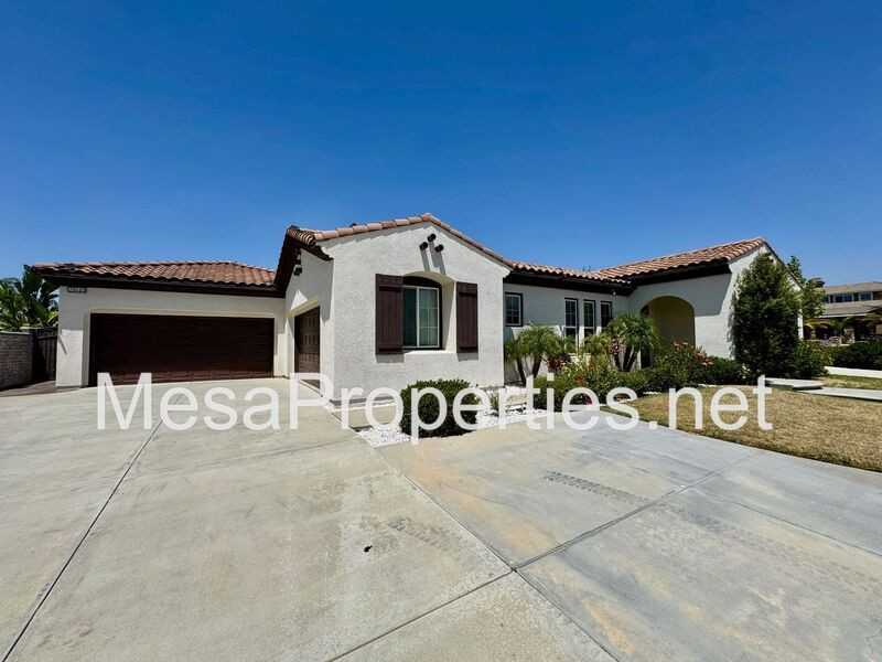 28610 Strauss Ln - Photo 5 of 50