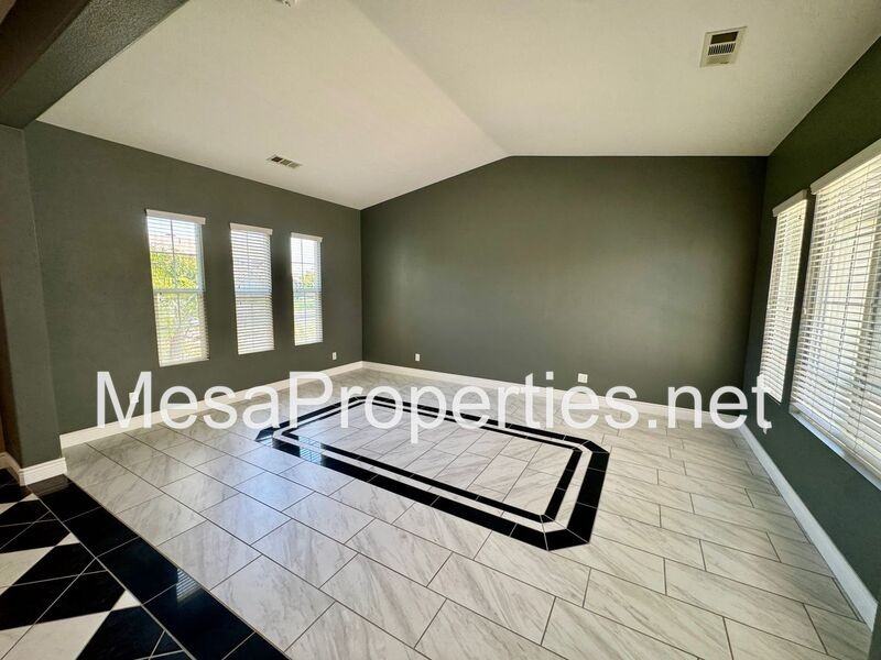 28610 Strauss Ln - Photo 7 of 50