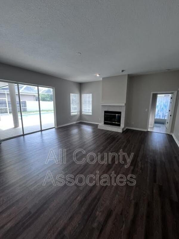 28724 Hanging Moss Loop - Photo 2 of 27