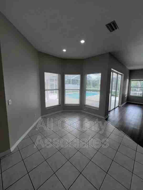 28724 Hanging Moss Loop - Photo 3 of 27