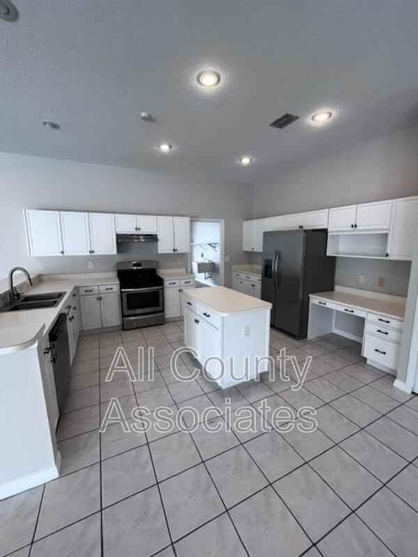 28724 Hanging Moss Loop - Photo 4 of 27