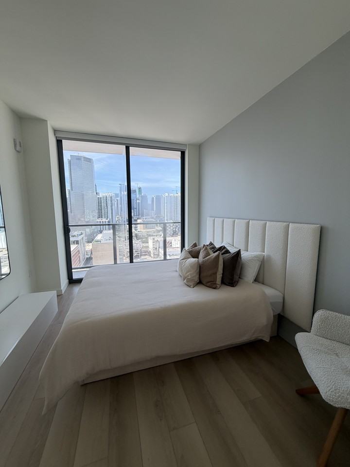 3635 Northeast 1st Avenue #706 - Photo 3 of 11