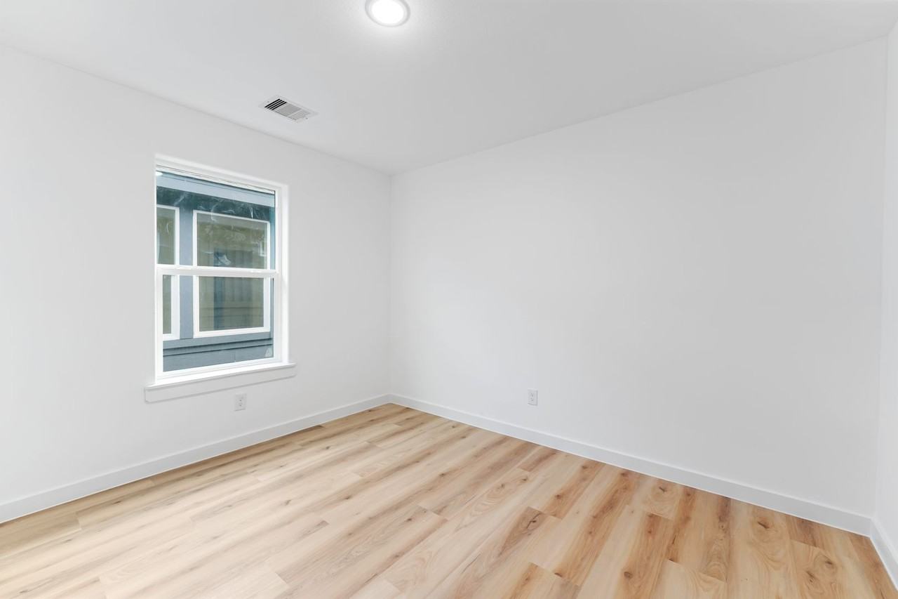 9320 Firnat St #A - Photo 5 of 28