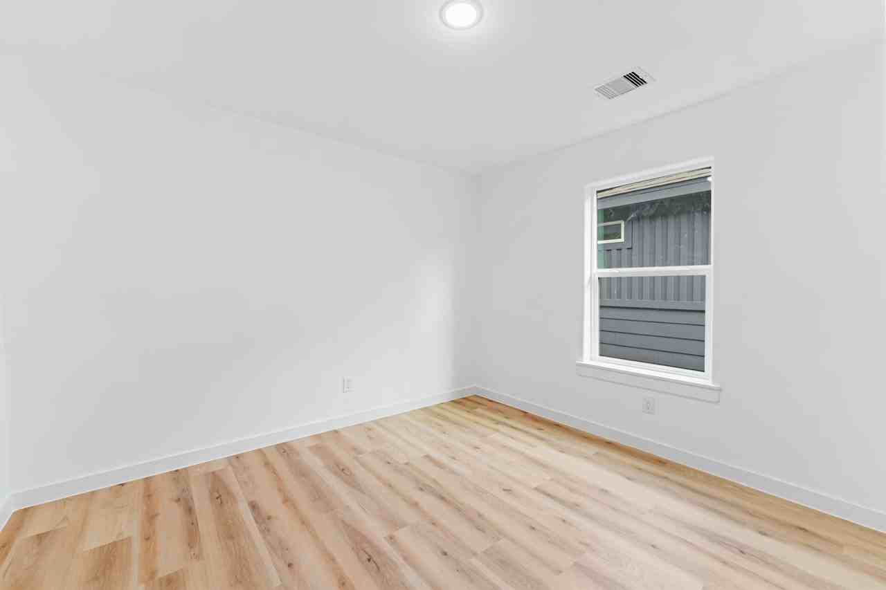 9320 Firnat St #A - Photo 6 of 28