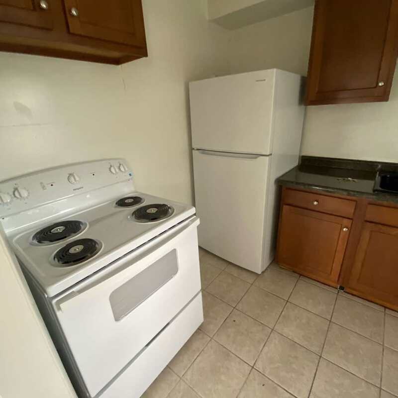 111 Andrew Ave - Photo 6 of 14