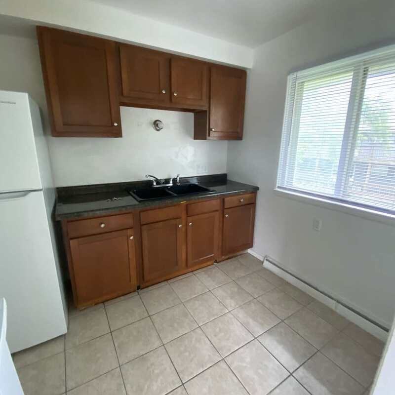 111 Andrew Ave - Photo 7 of 14