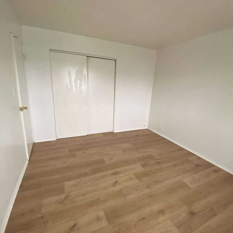 111 Andrew Ave - Photo 6 of 17