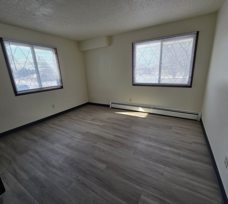 187 S National Ave - Photo 4 of 11