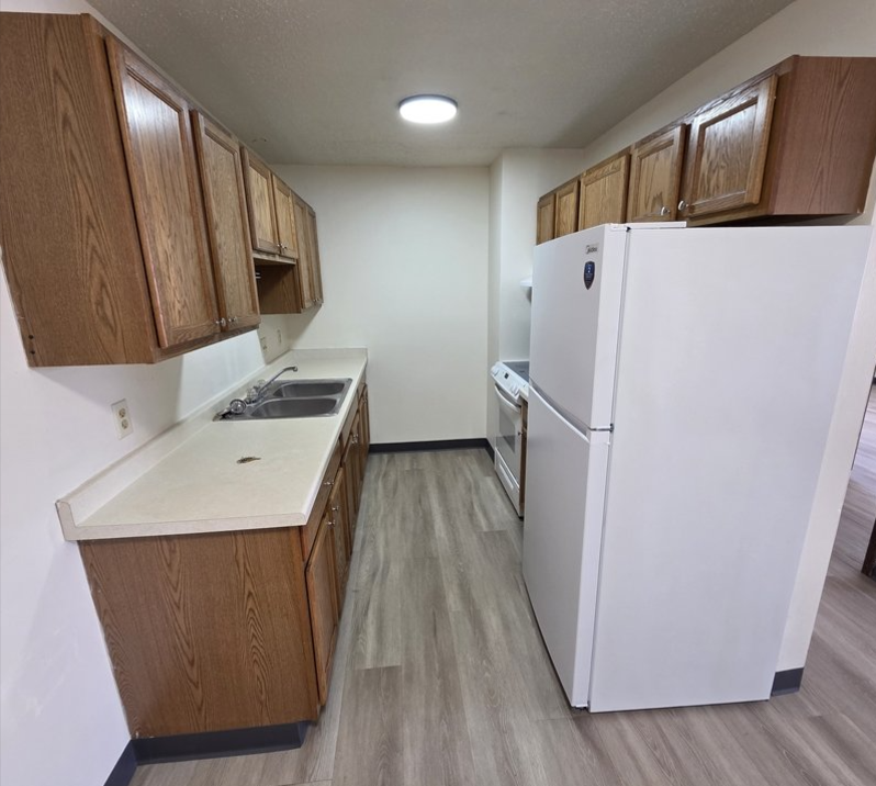 187 S National Ave - Photo 5 of 11