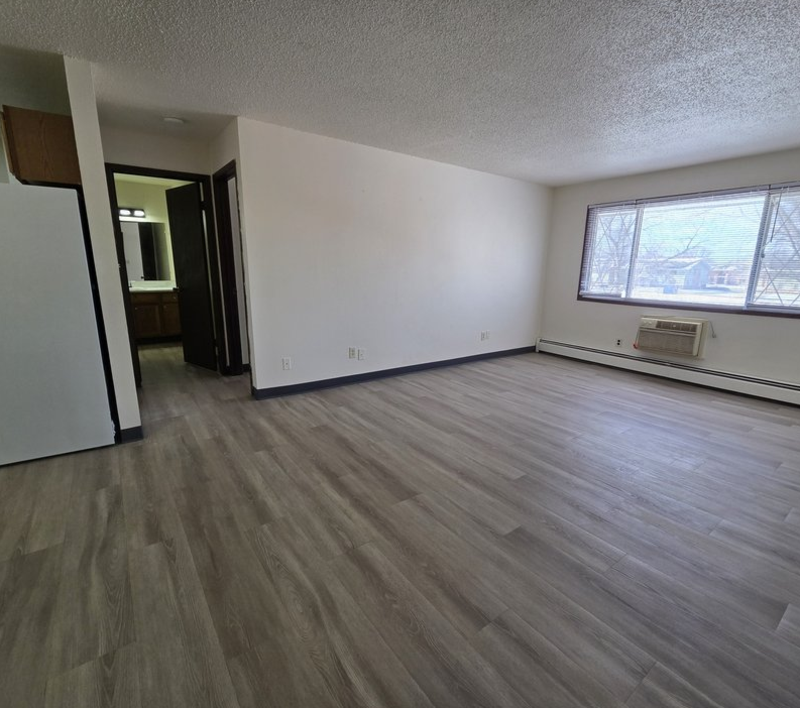 187 S National Ave - Photo 6 of 11