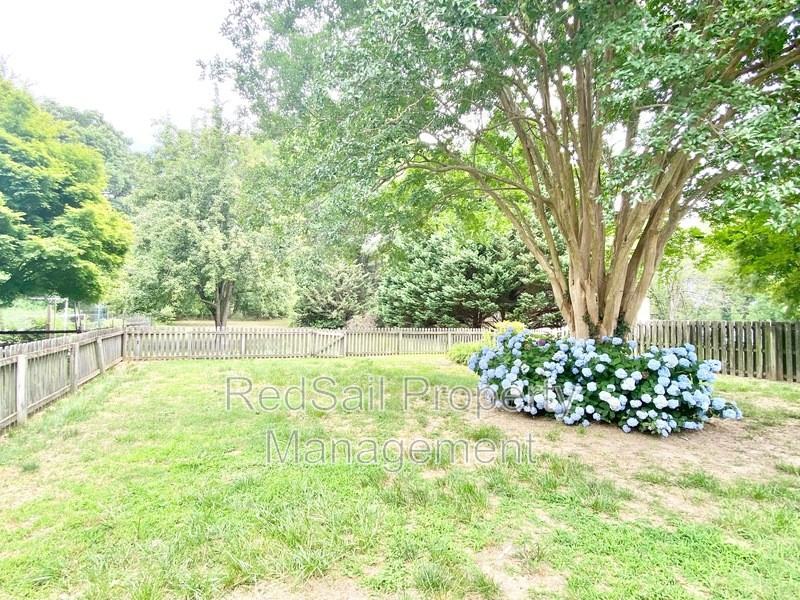 443 Sonora Dr - Photo 3 of 4