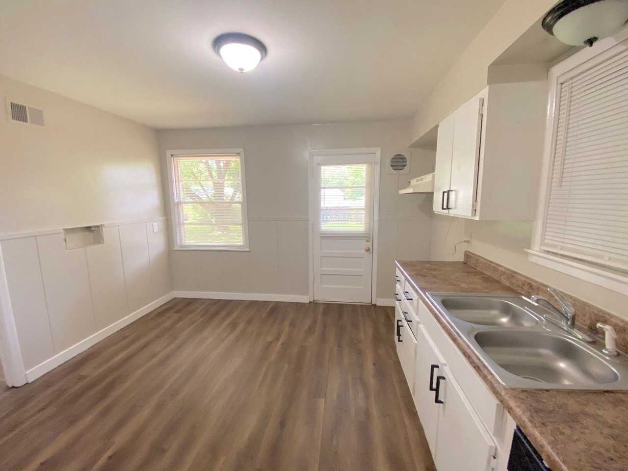 1050 Dora Cv - Photo 2 of 11