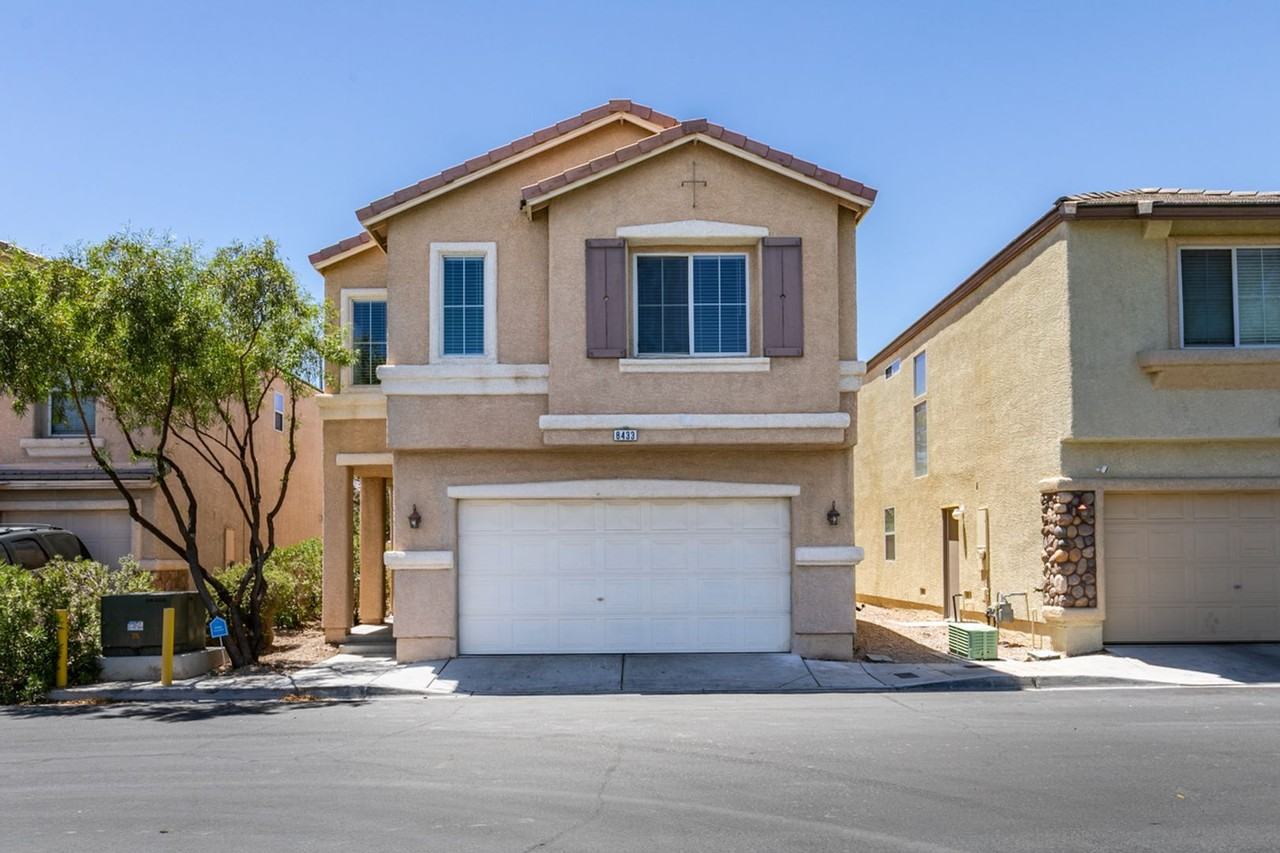 8433 Spencer Canyon St - Photo 7 of 43