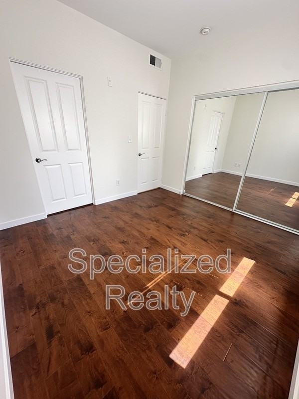5716 Whitsett Ave #11 - Photo 5 of 11