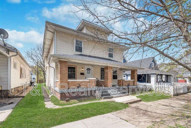 326 Jefferson Ave - Photo 3 of 37