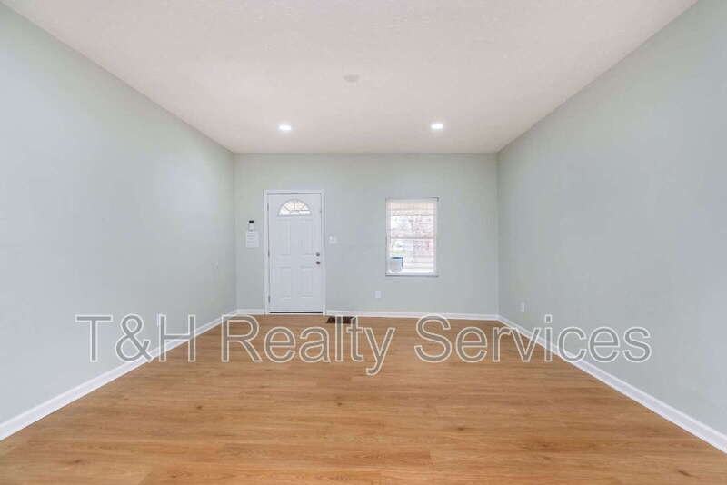 326 Jefferson Ave - Photo 4 of 37