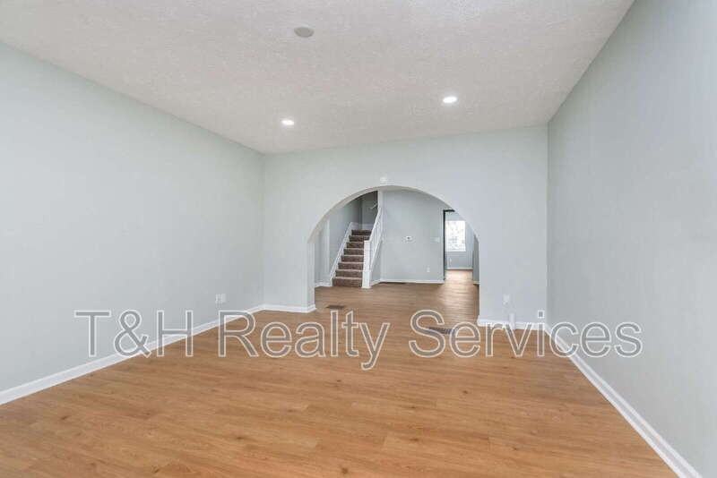 326 Jefferson Ave - Photo 5 of 37