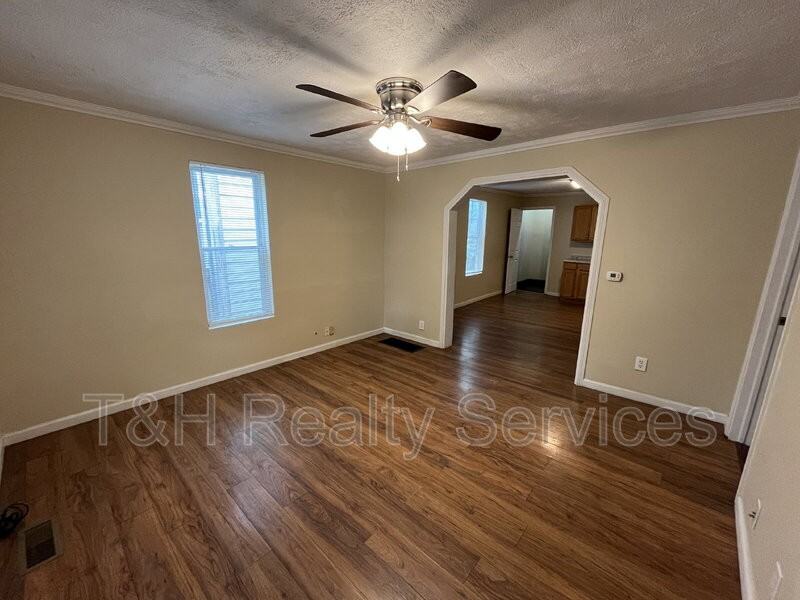 1551 W New York St - Photo 3 of 22