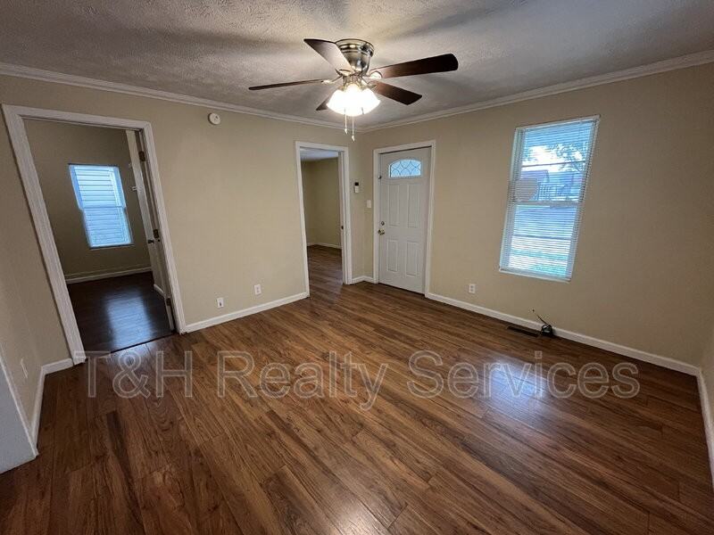 1551 W New York St - Photo 4 of 22