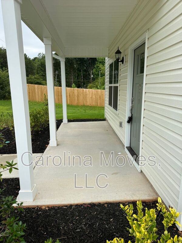 311 Ponder Rd - Photo 2 of 19