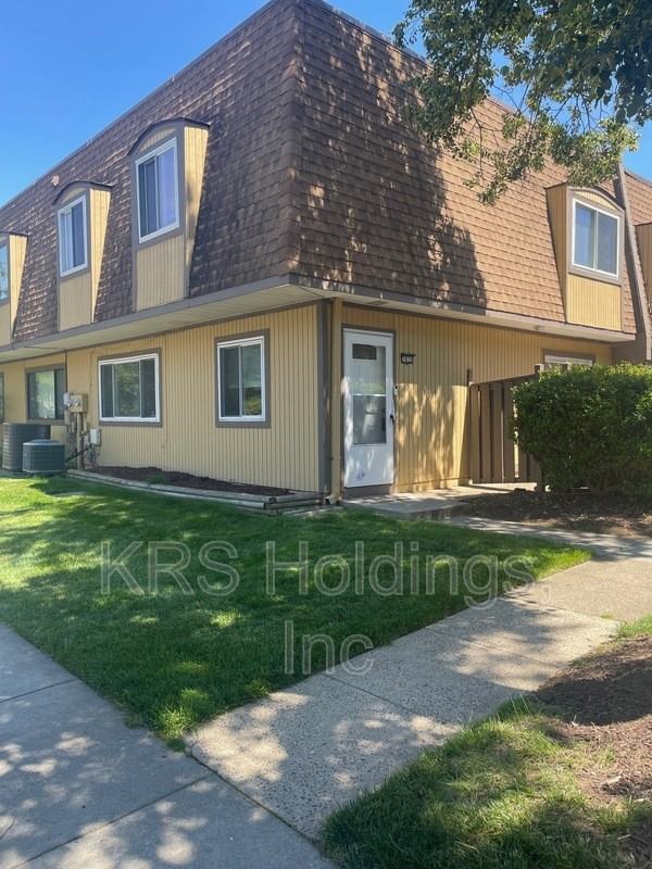 3828 Miramonte Pl #B - Photo 2 of 18