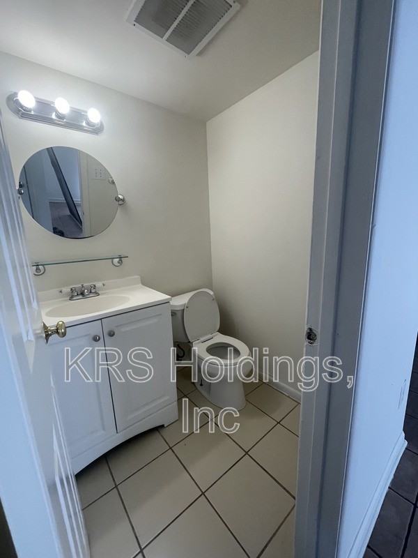 3828 Miramonte Pl #B - Photo 5 of 18