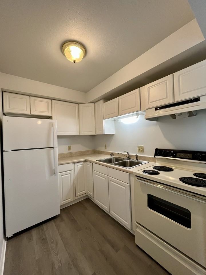 741 North Macomb Street - Photo 6 of 13