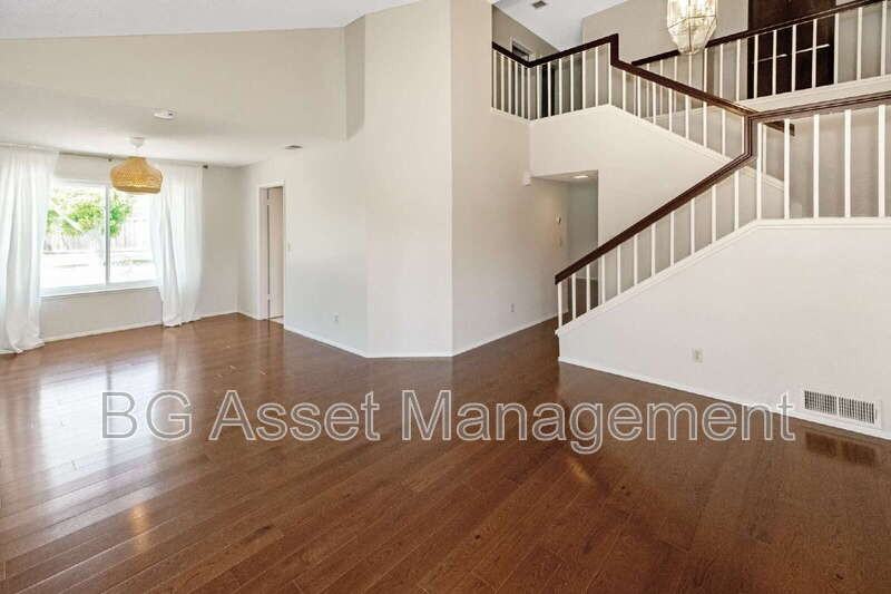 2726 Garrity Ct - Photo 3 of 35