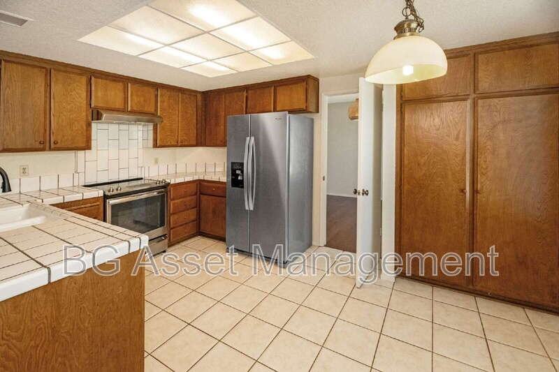 2726 Garrity Ct - Photo 6 of 35