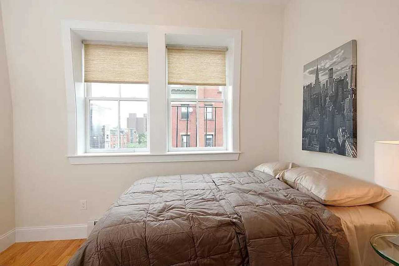 784 Tremont Street - Photo 5 of 19