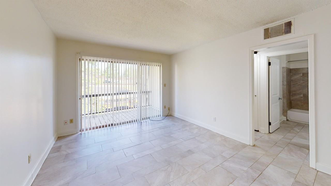 827 South Perry Street - Photo 4 of 17
