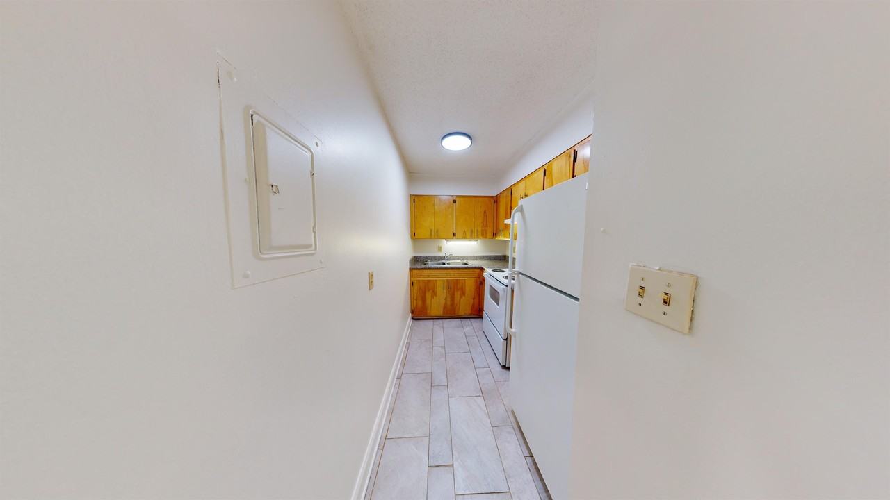 827 South Perry Street - Photo 5 of 17