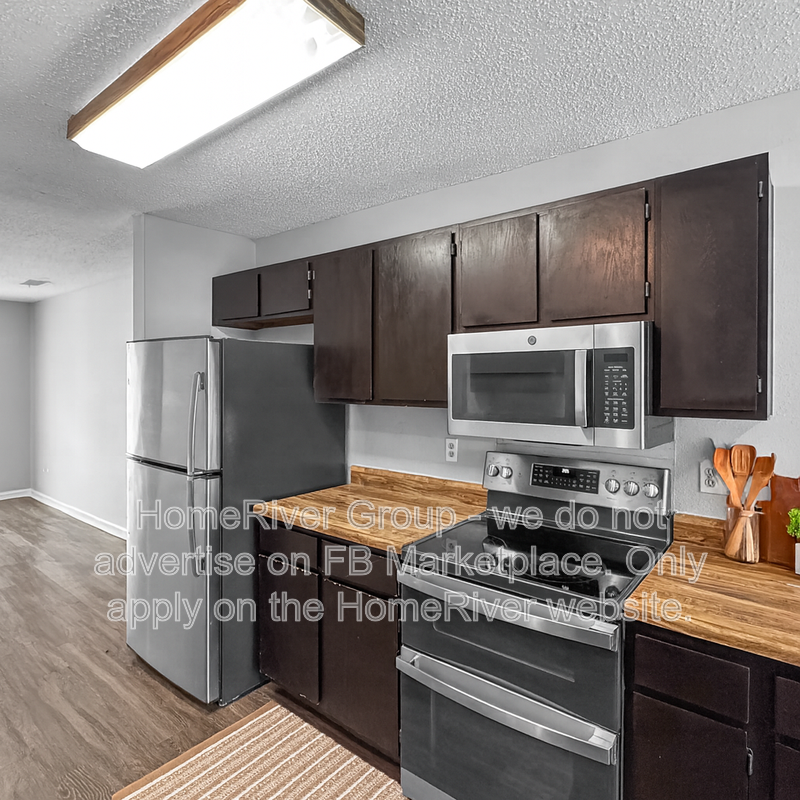 12160 Stoney Brg - Photo 4 of 28