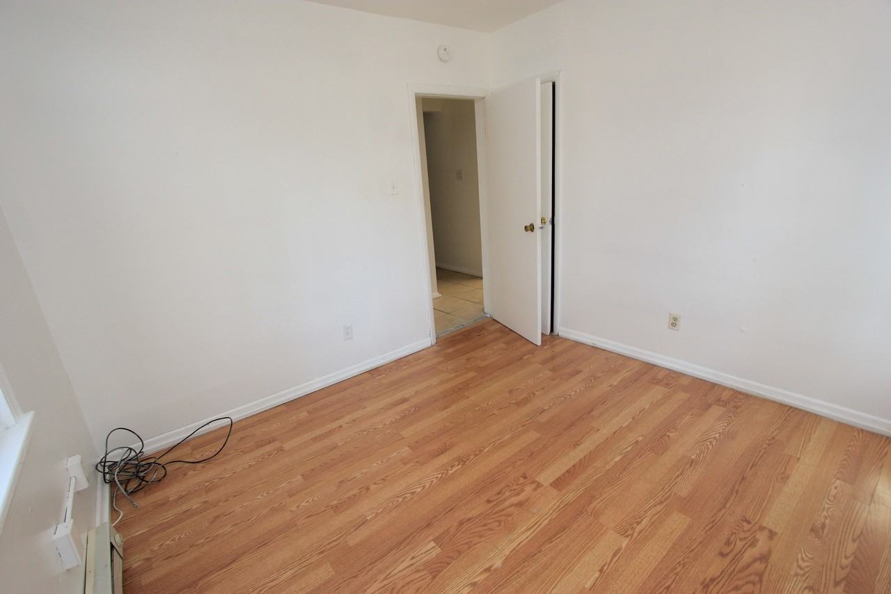 Irving - Photo 5 of 14