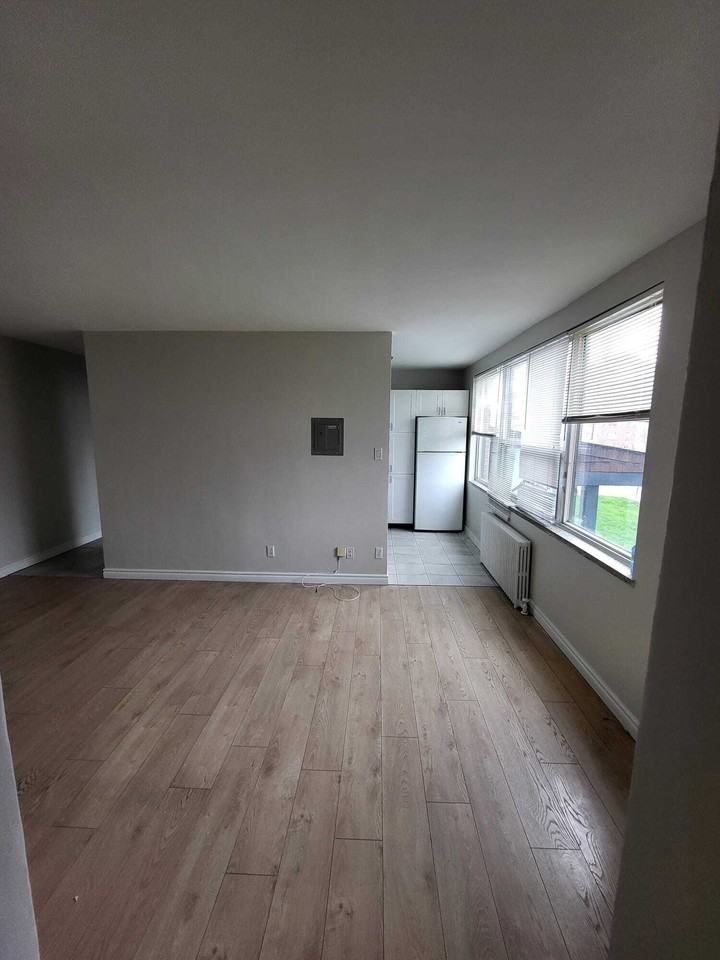 2423 Keele Street - Photo 7 of 11